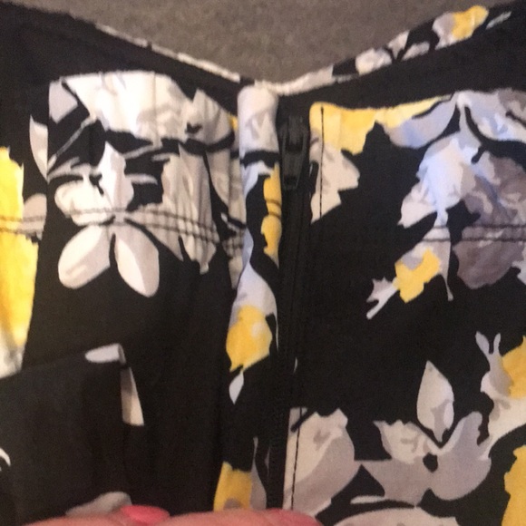 Adorable stapless summer dress. - Picture 7 of 15